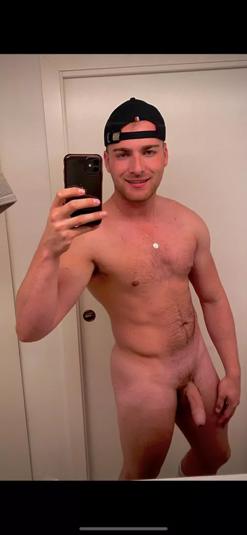 I’m burnt, come and rub my aftersun in