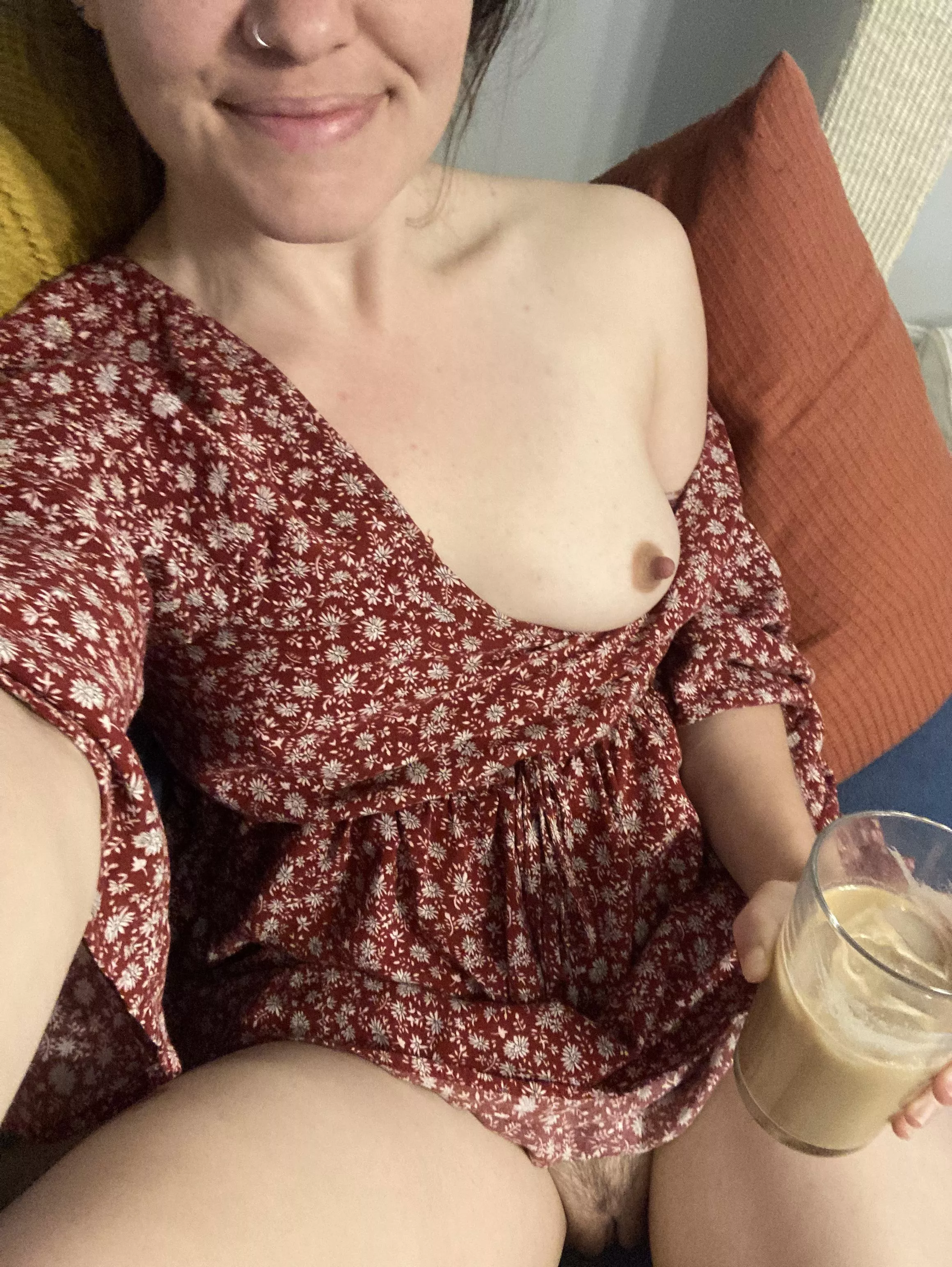 I’m glad to be back to my normal morning routine, I missed the privacy 😅