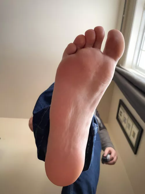 I’m gonna squish you under my foot 🦶🏻