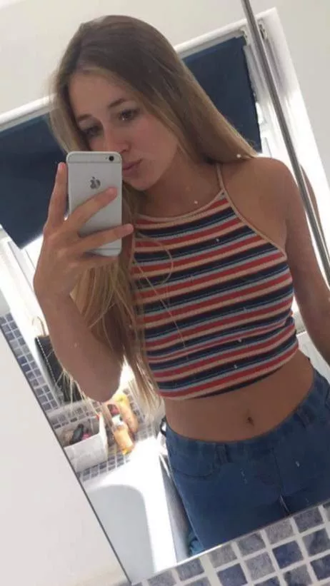 I'm in college and bored, hmu if you want