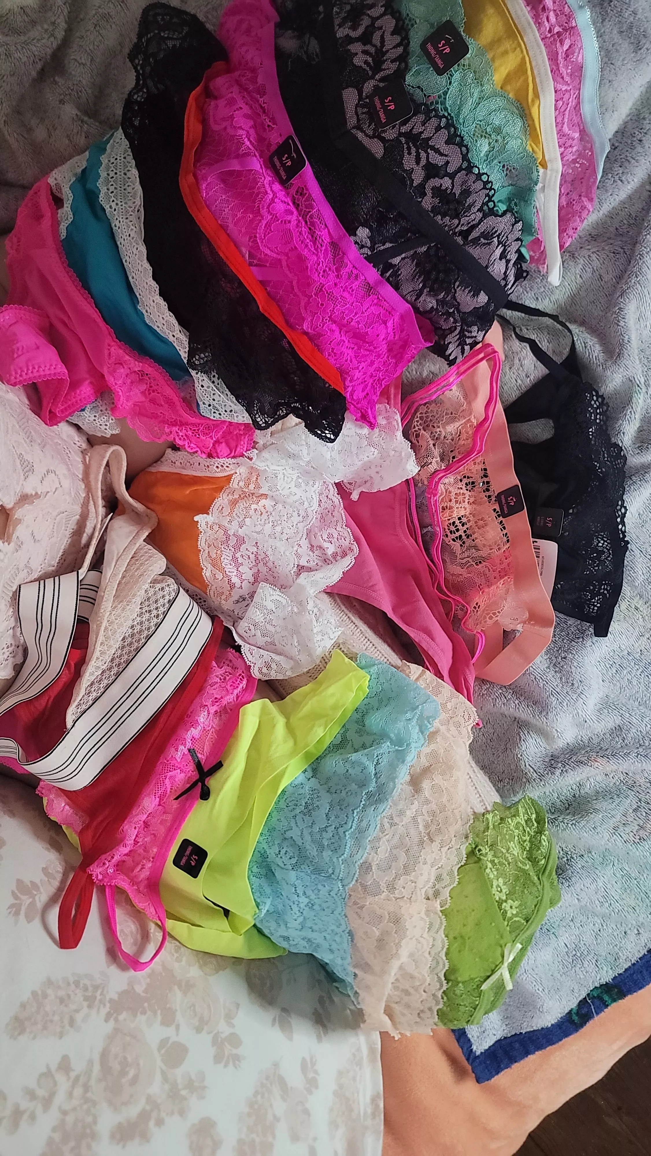 I'm in panty heaven [F]