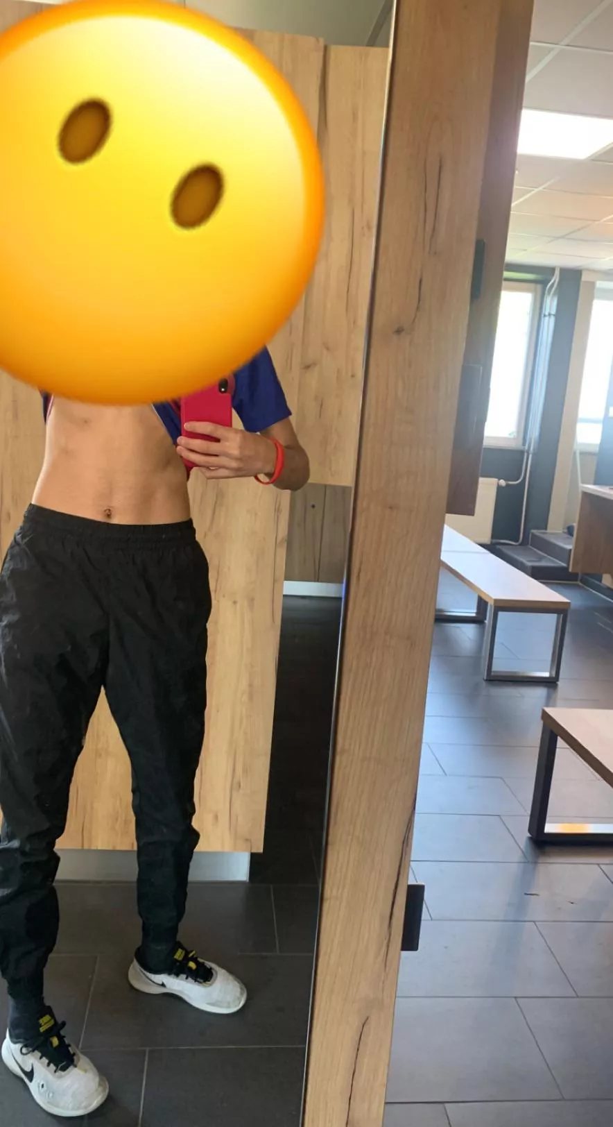 Im looking for a Mistress. Im 19/ and im willing to create a body as you wish and make your life easier