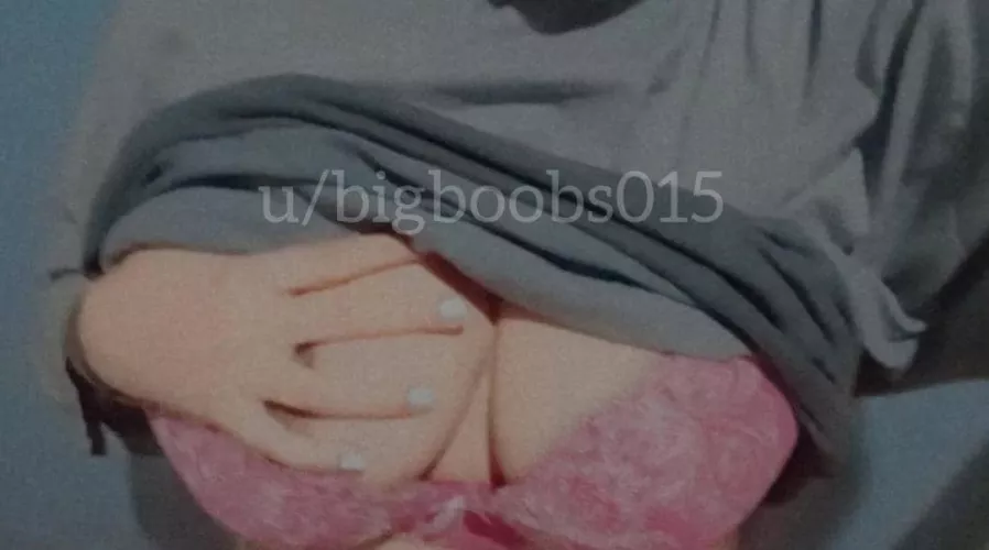 I'm looking guys who loves Big Tits, do you love my Huge Boobs? / JOI, COCK RATES, SEXTING, CAM2CAM, GFE, SEX TAPES [Selling] / KIK BigBooobs015