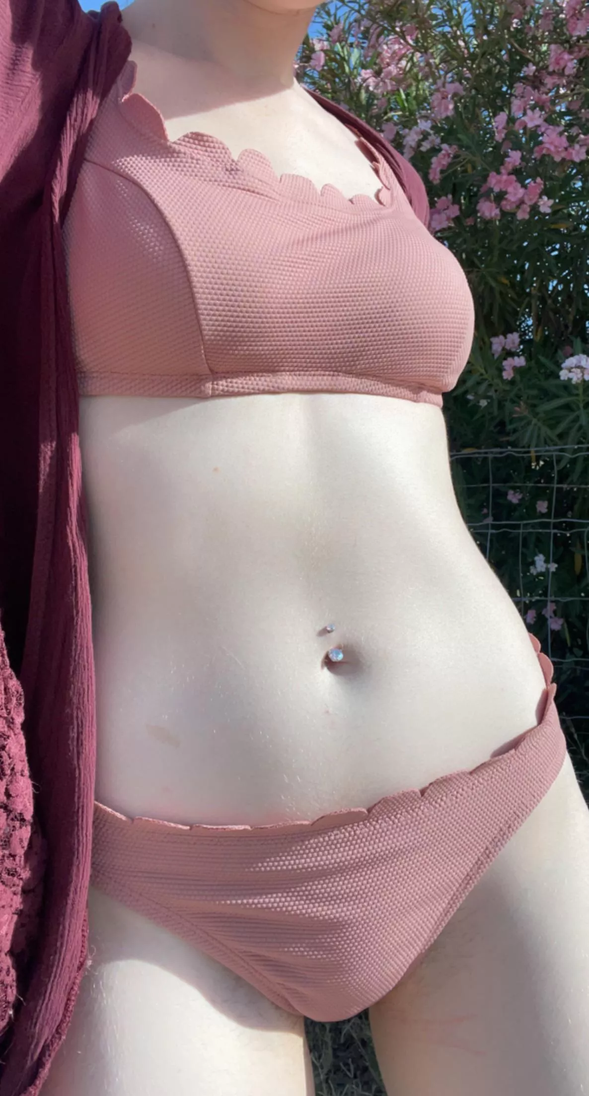 I’m obsessed with the way my skin can reflect light 😍