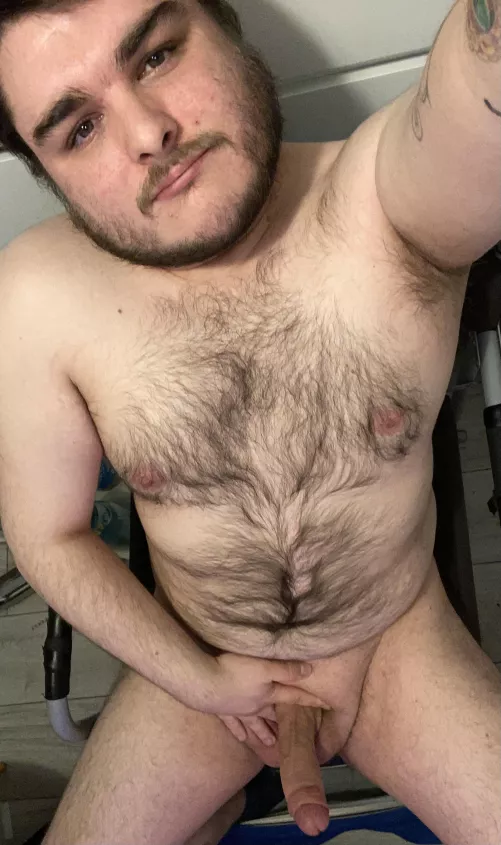 I’m ready, any ladies wanna climb on a thicc hairy guy?