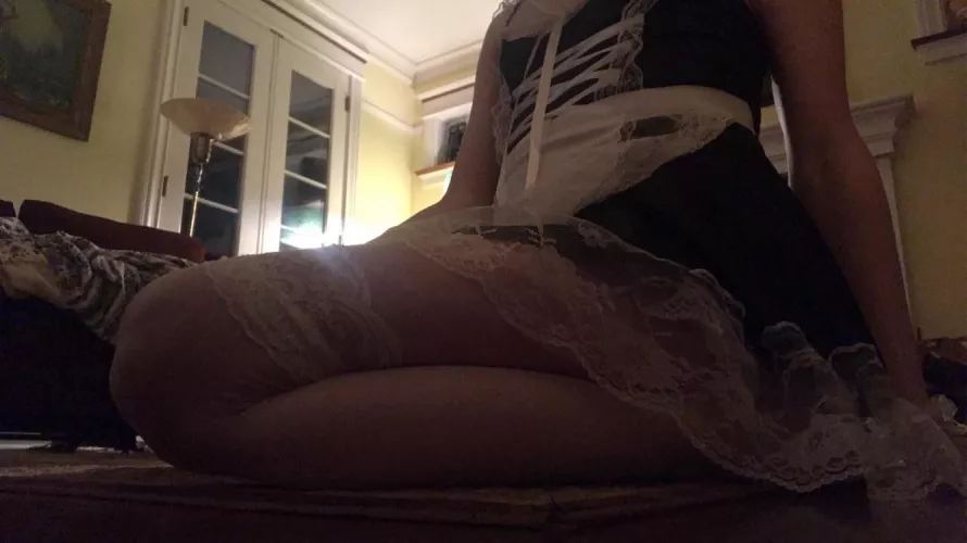 i’m sad today so i’m posting myself in a skirt to feel better