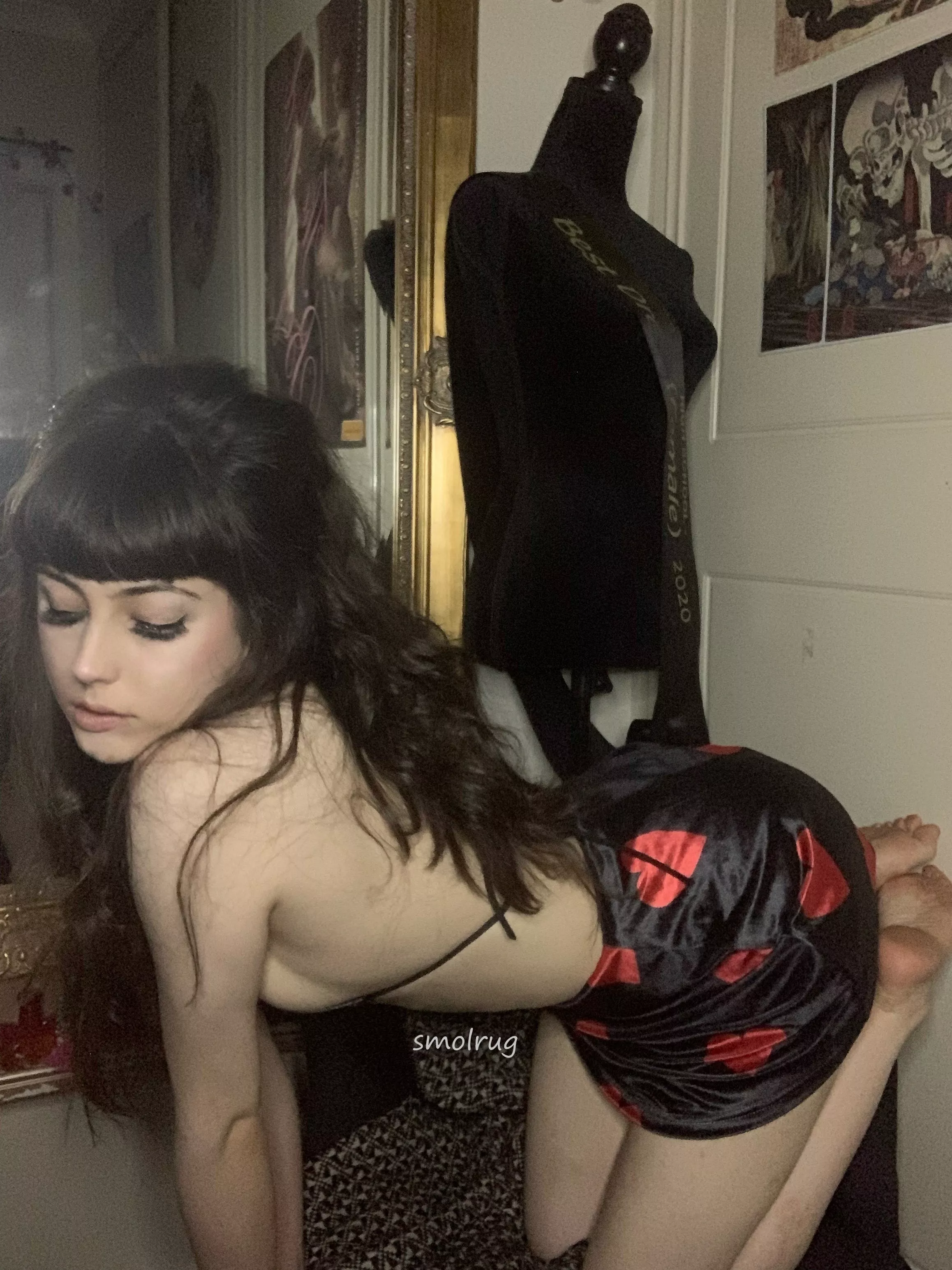 Im smol, horni and 18.. does anyone here like that? 💖