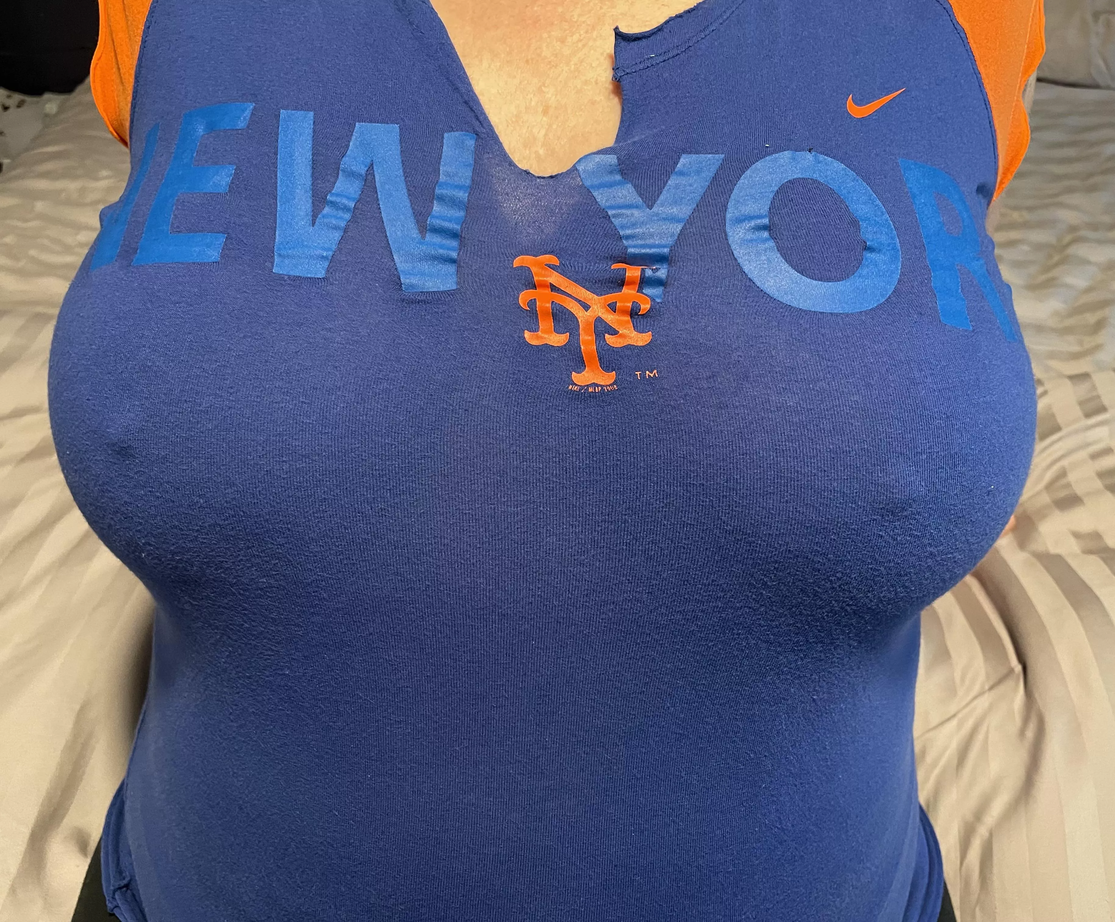 I’m so excited for the Mets’ home opener today! (Can you tell?) 😘
