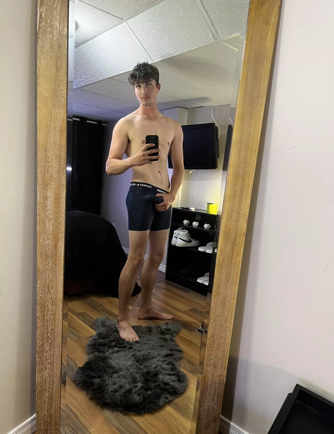 I’m so hard right now, come over and see