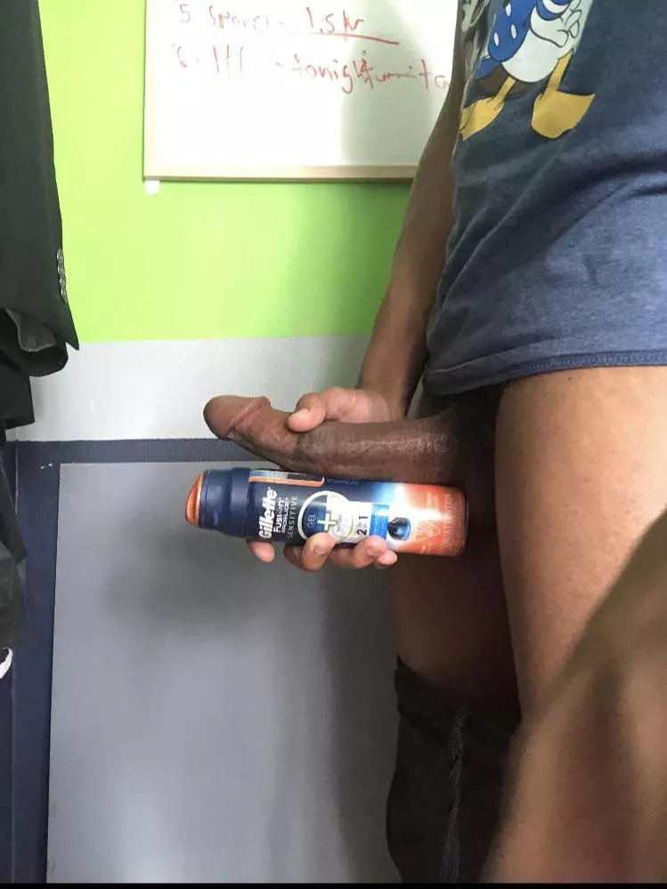 I’m so horny right now. Feel free to pm me and help me finally cum