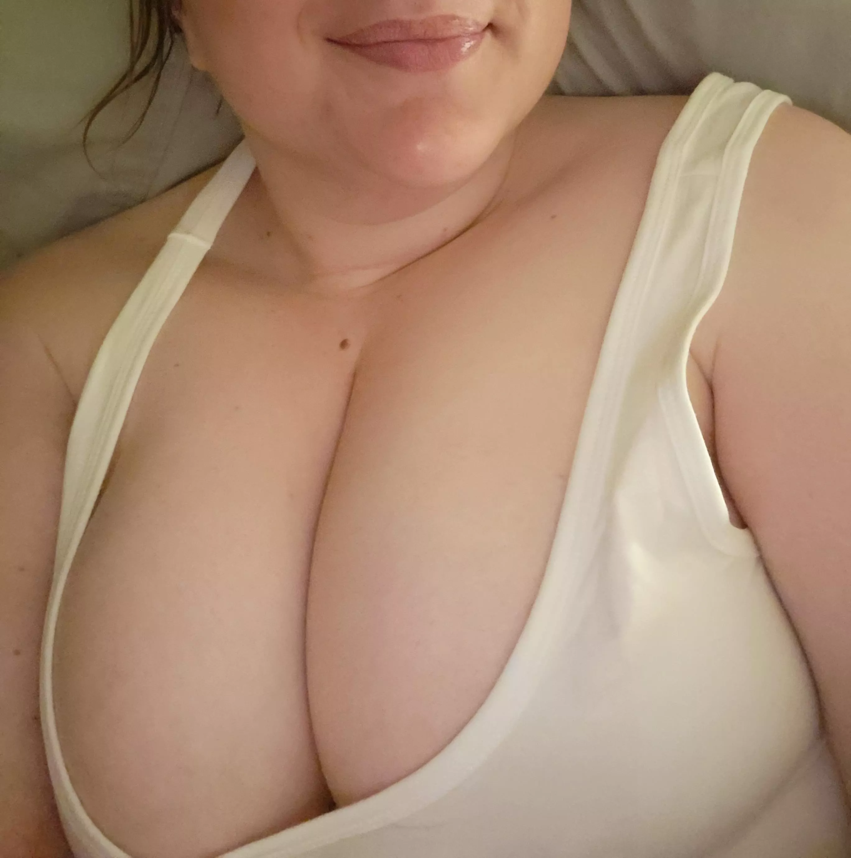 I'm sure you could think of some ways to make me moan...horny on a Sunday afternoon 🥵🥵