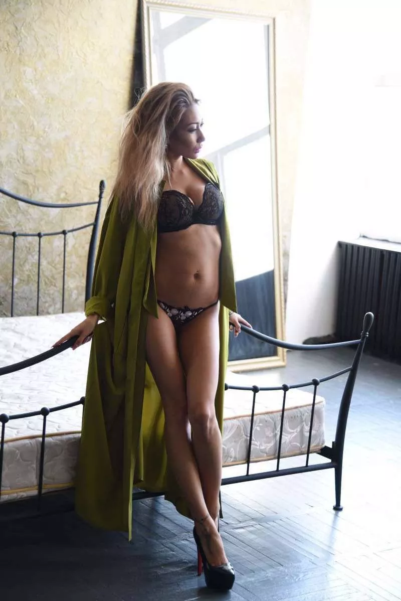 I'm waiting for him to come home, see me half naked, something in his pants gets hard, I'll take off his pants and take him in my hands and in my mouth and I won't stop until he shoots me