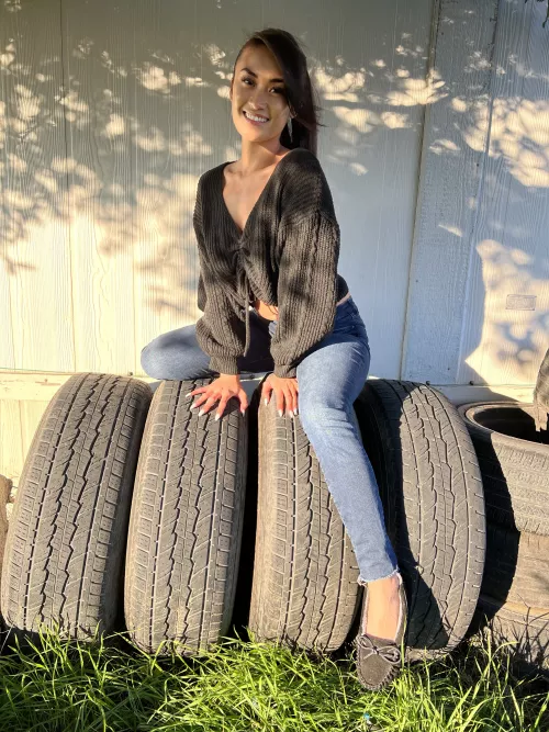 I'm young and innocent but looking to get naughty 😈