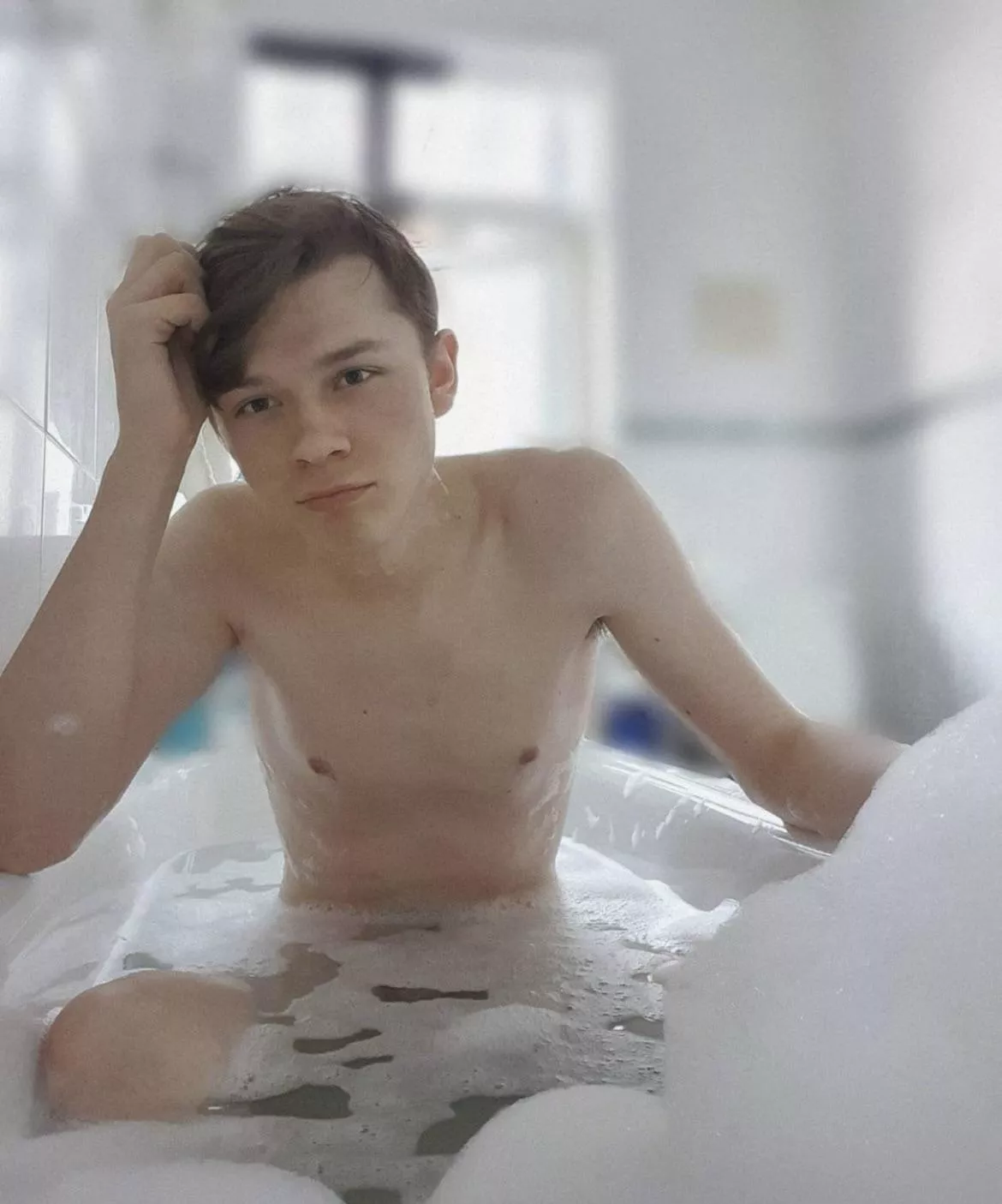 in need of a bath buddy 😇