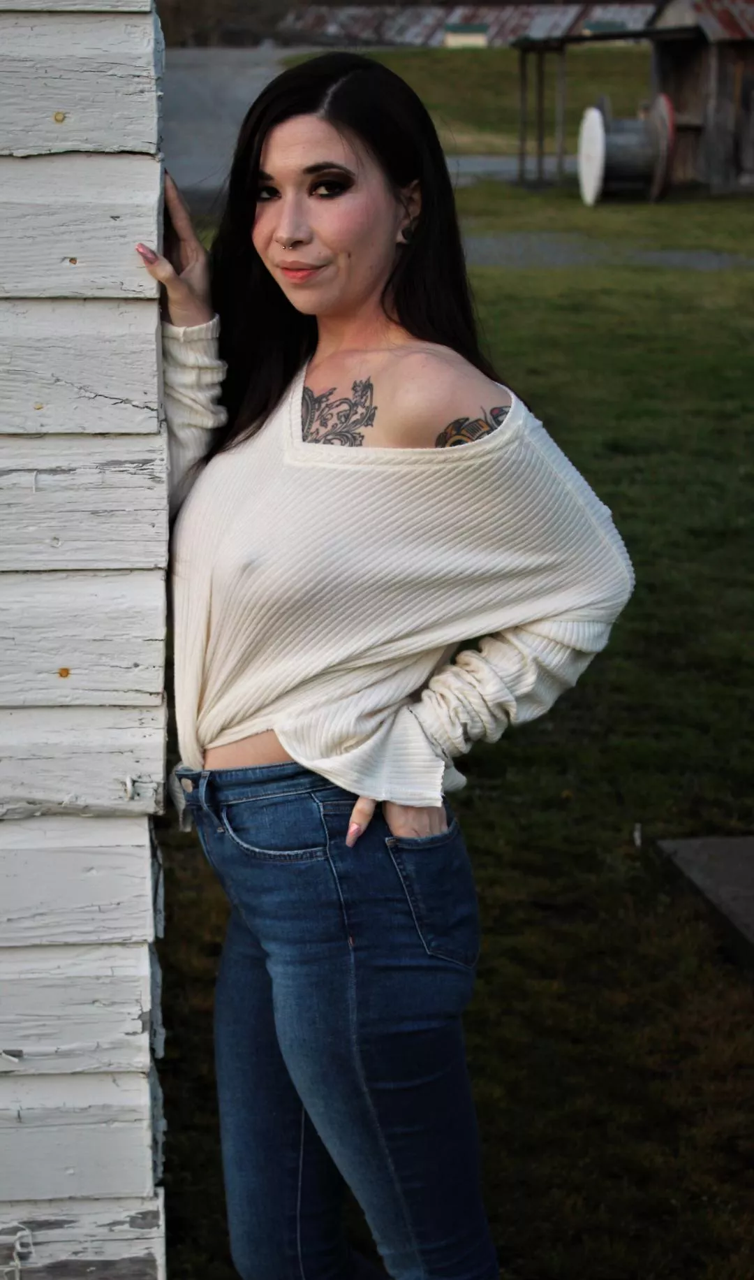 in person, you can see the color of my nipples through this shirt🤭