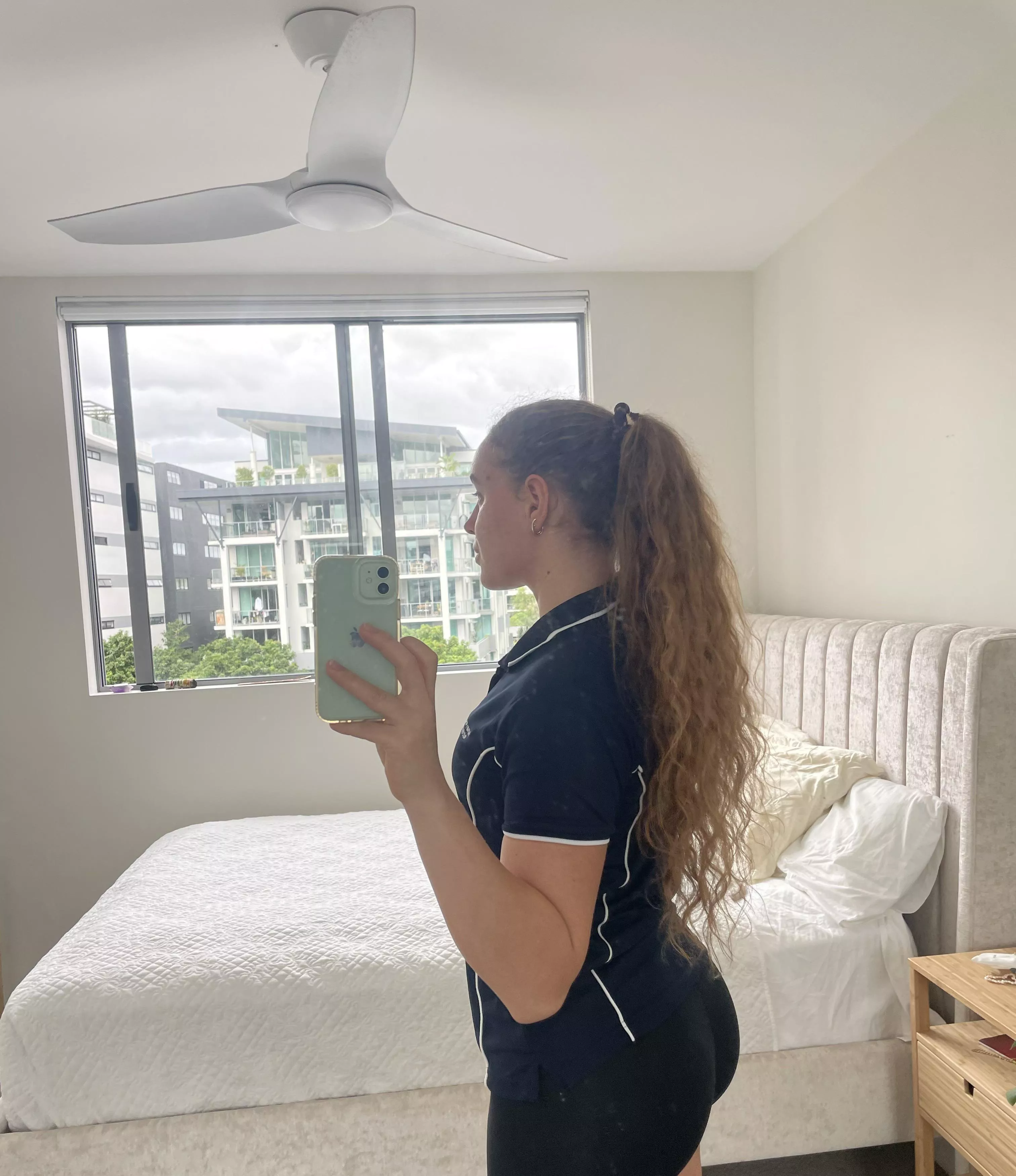 Irl teen with a great ponytail 😋