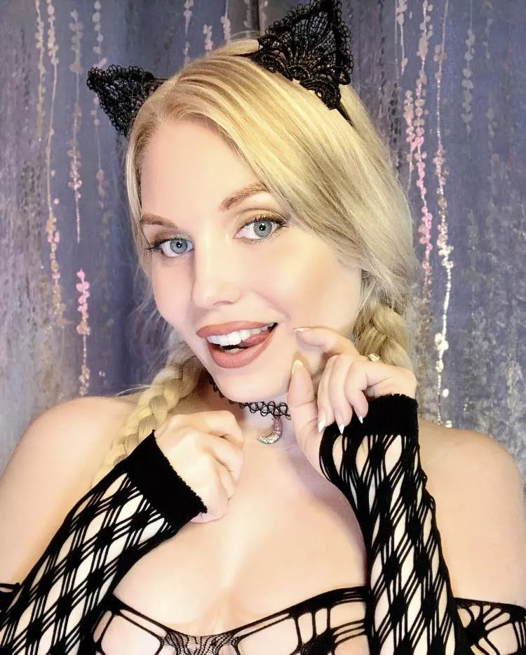 Is my smile turning you on? Is my smile turning you on?