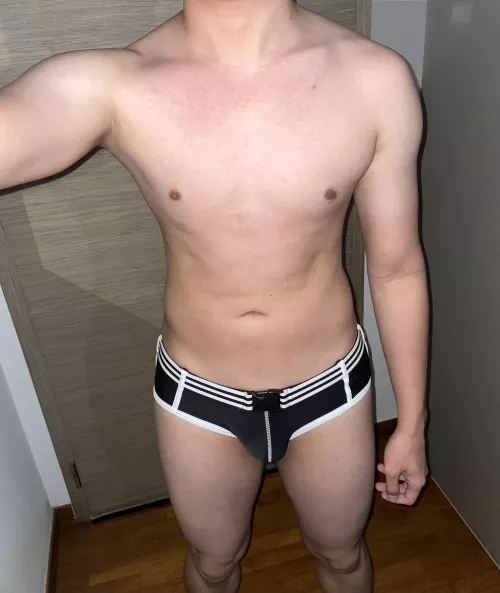 Is the buckle too flashy?