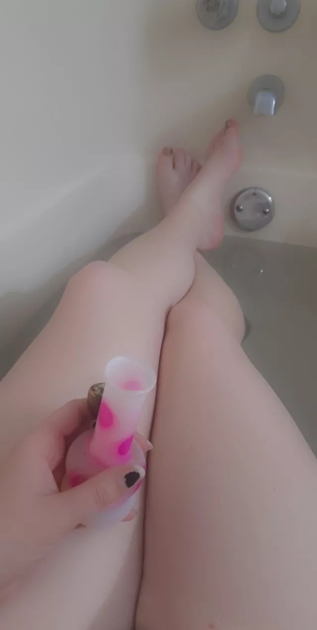 it just hits different when you take a hot bath while smoking.