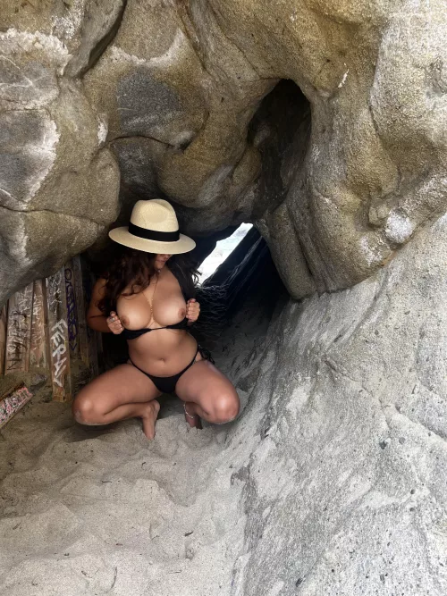 It was a busy beach day so I had to be quick (OC)