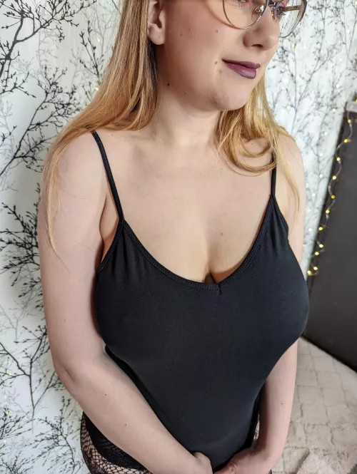 It's almost summer so you don't really need bra 😅