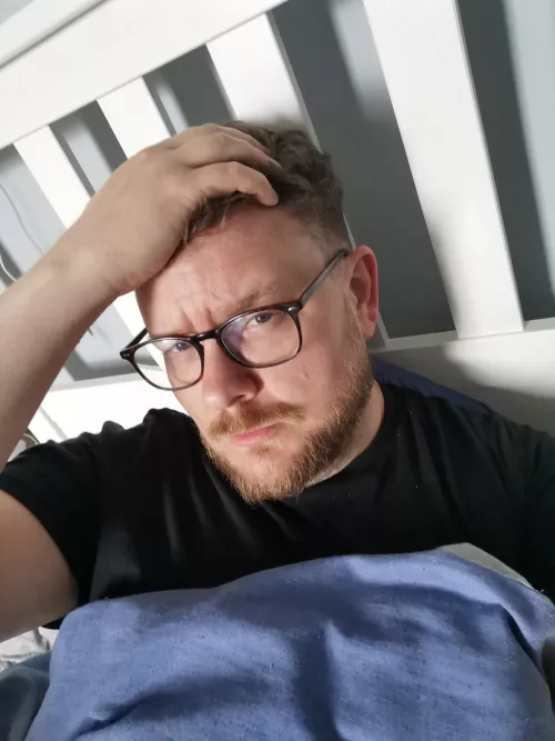 It's been a while since I've done a hangover selfie.