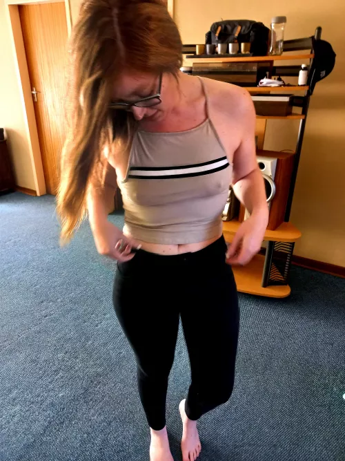 It's cold, I need someone to keep me warm 😉[f] [oc]