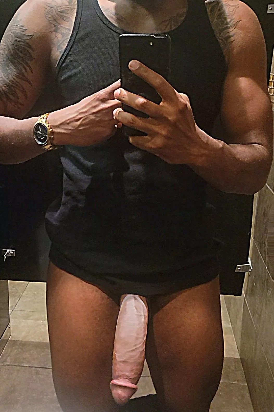 It's hard to hide this thing at the gym It's hard to hide this thing at the gym