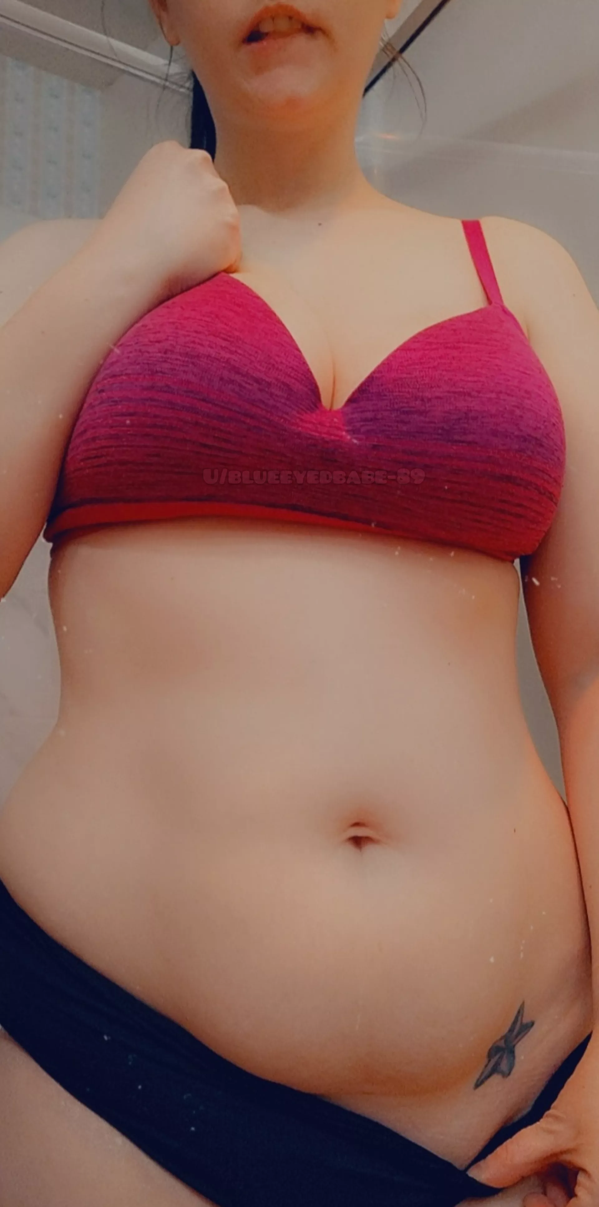 it's the weekend n I'm horny 💦🤤