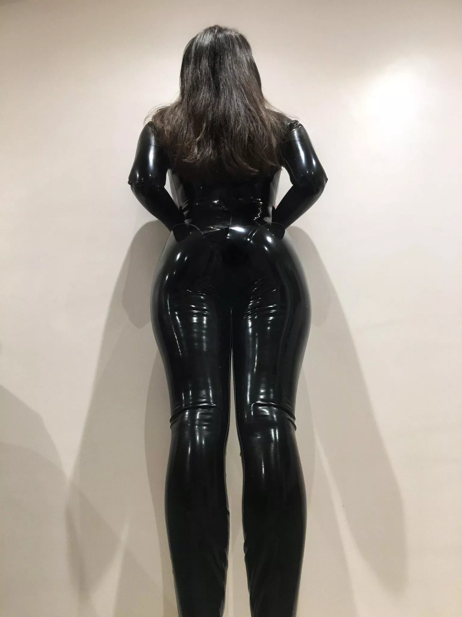 Its ti e for your ass worship..