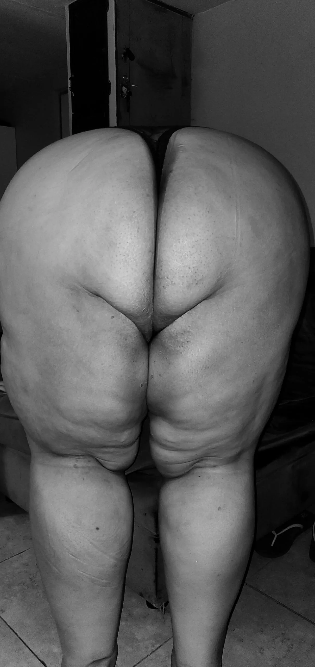 I've been a bad girl, spank me 😈