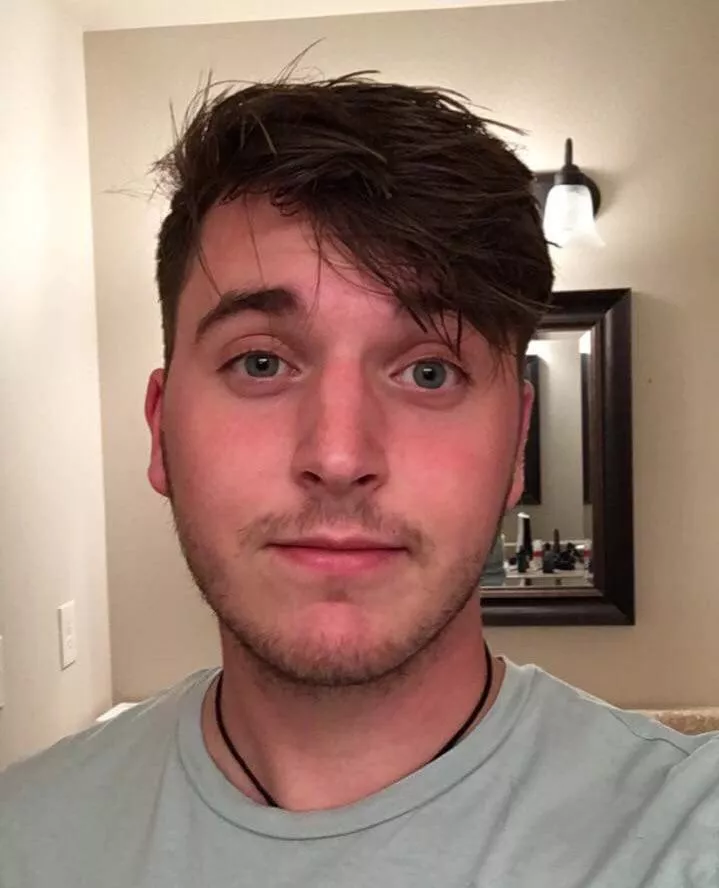 I’ve been feeling rough for a few days, anyone want to help boost my confidence? I’ve been feeling rough for a few days, anyone want to help boost my confidence?