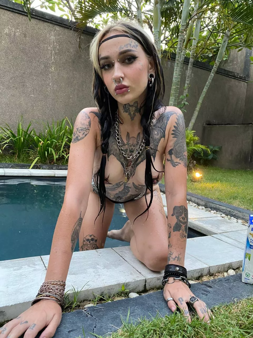 I've been waiting for you, jump in the pool quickly 😈