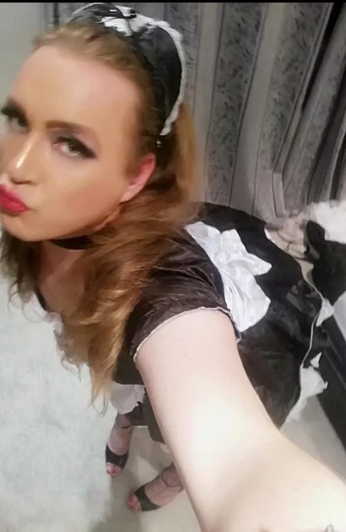 I've finally admitting I'm a sissy! Cum say hi? Kik vague.irishgurly24