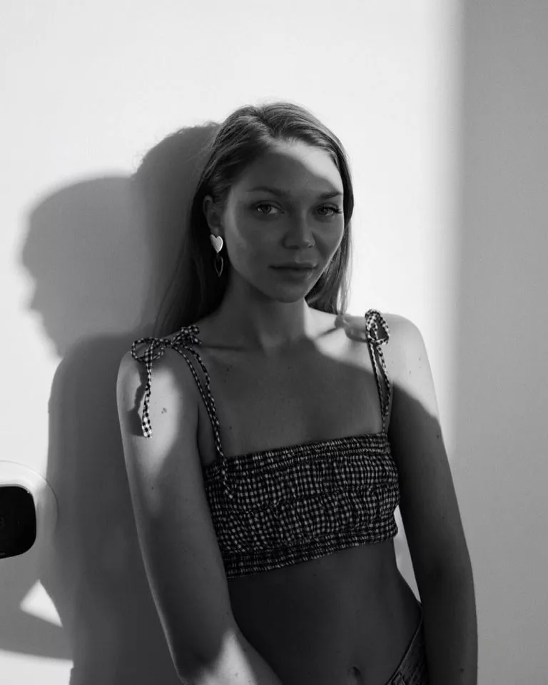 Jessie in the shadows...