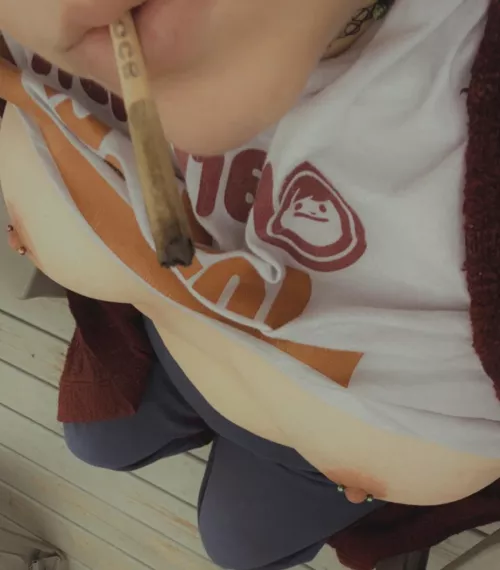 Join me? [F] it’s also about to rain 🥰