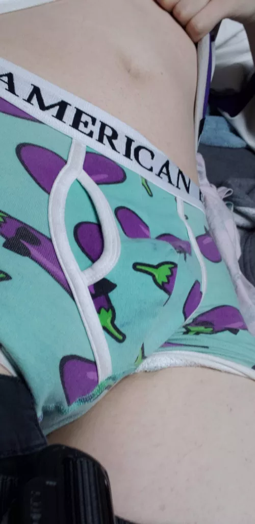 just a bit of bulge 🍆