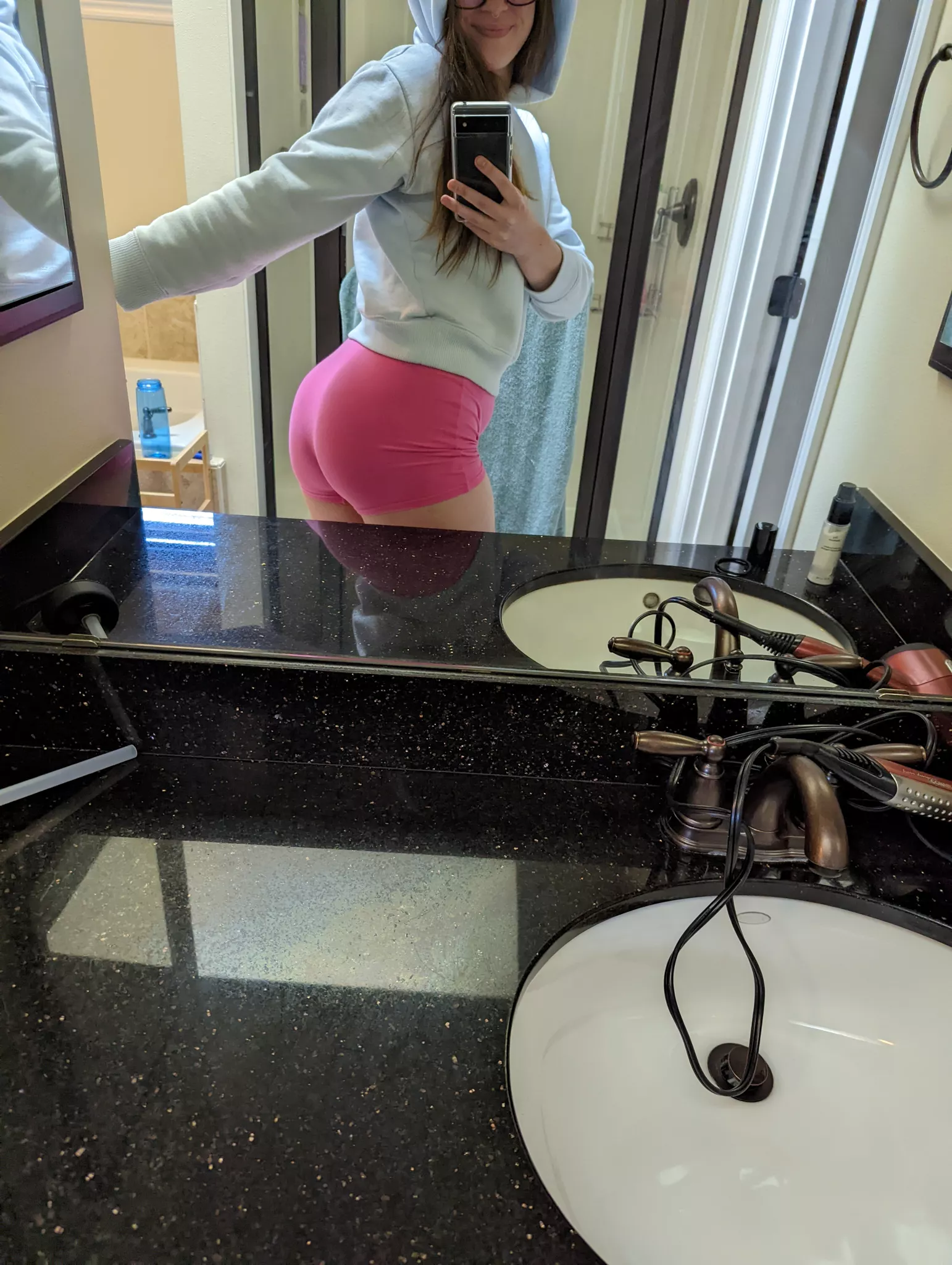 just a lil hump day treat 💗