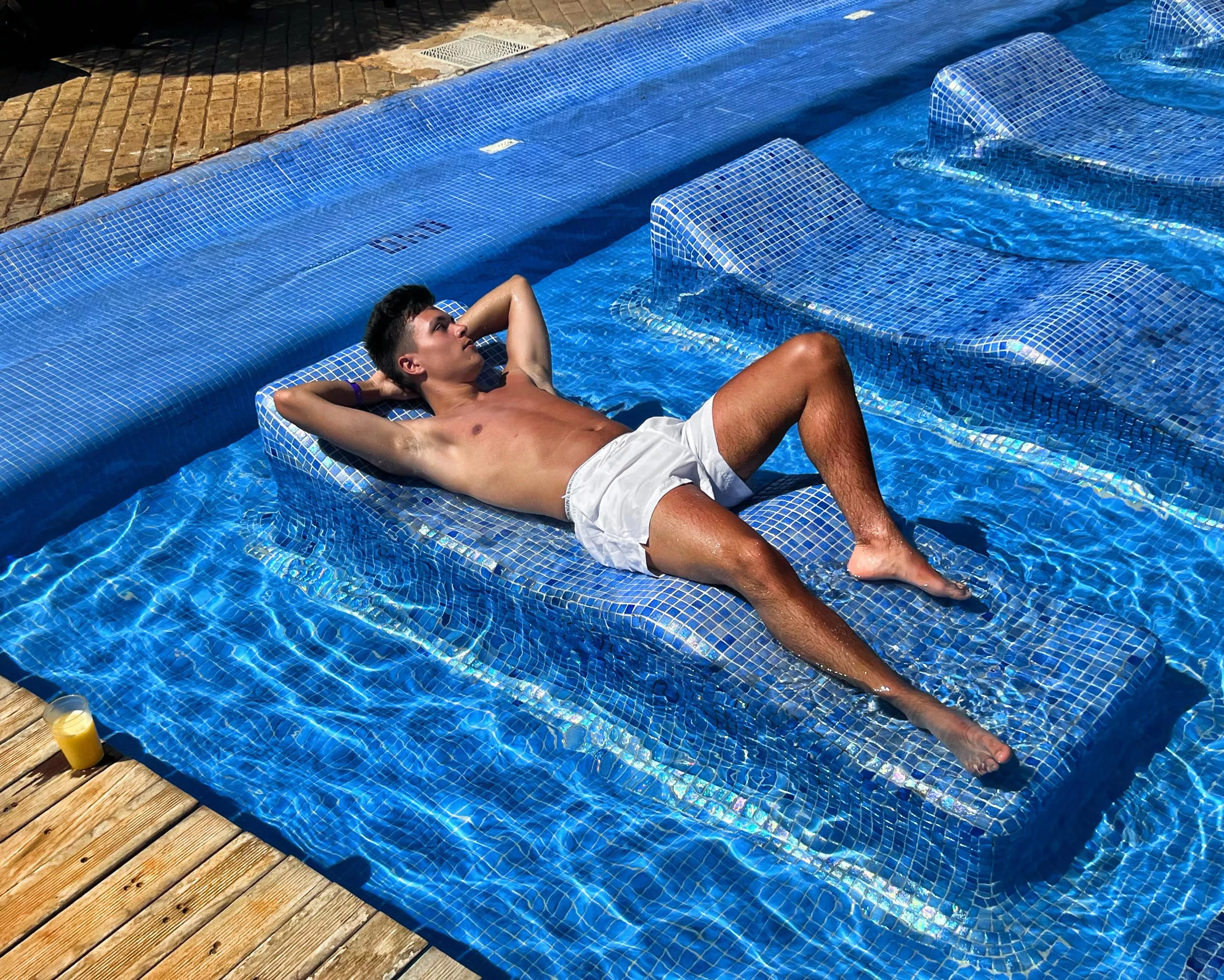 Just a pic of me sunbathing on holiday ☀️