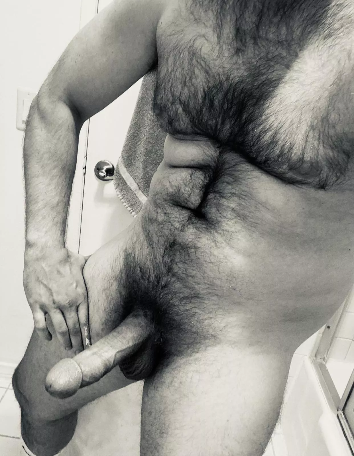 Just finished at the gym…anyone wanna have some fun? 💦😏