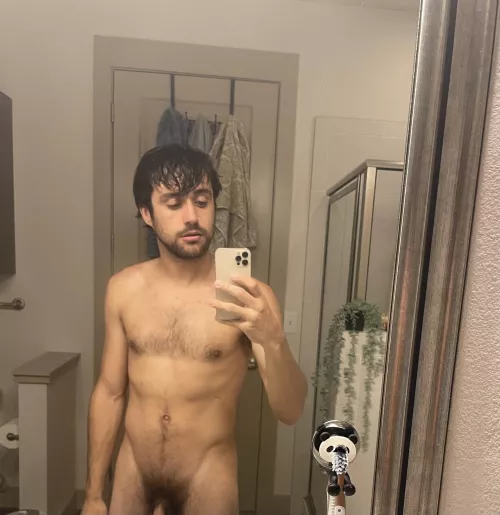 Just got out of the shower, I need hot guy to use.