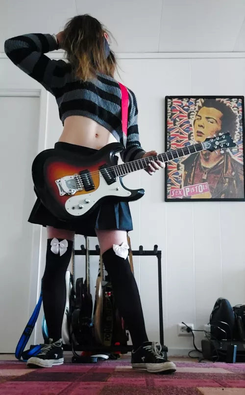 just got some new clothes in the mail, anybody play guitar?😊
