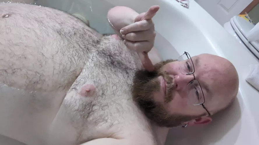 Just hanging out in the tub, any lake care to come soak with me?