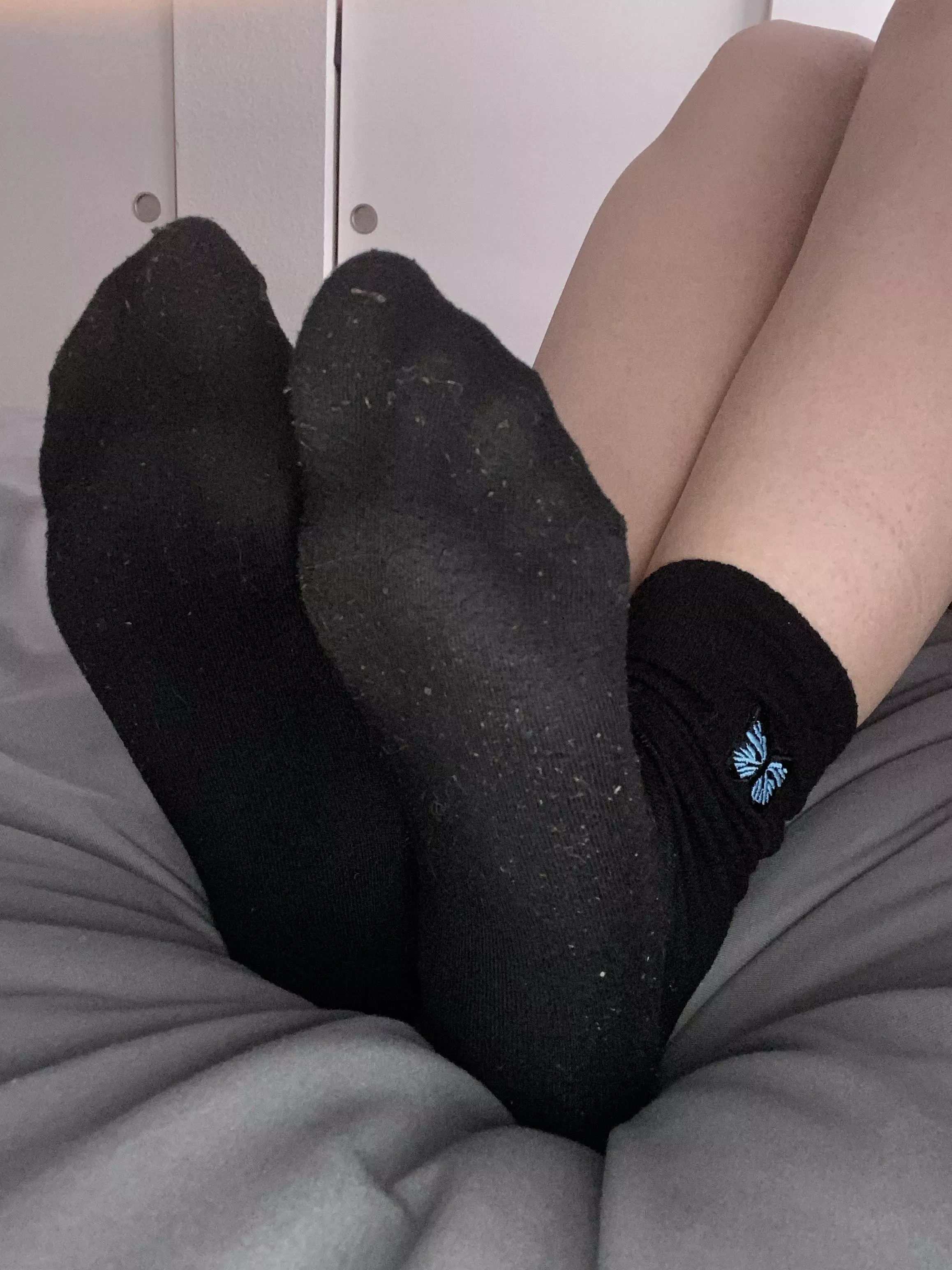 Just look at the toe prints on my dirty gym socks 🤯 [selling]