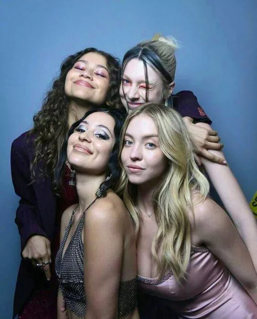 just made a Euphoria tele for the cast’s content,tributes, and fakes so you gotta be open minded to join look in the comments