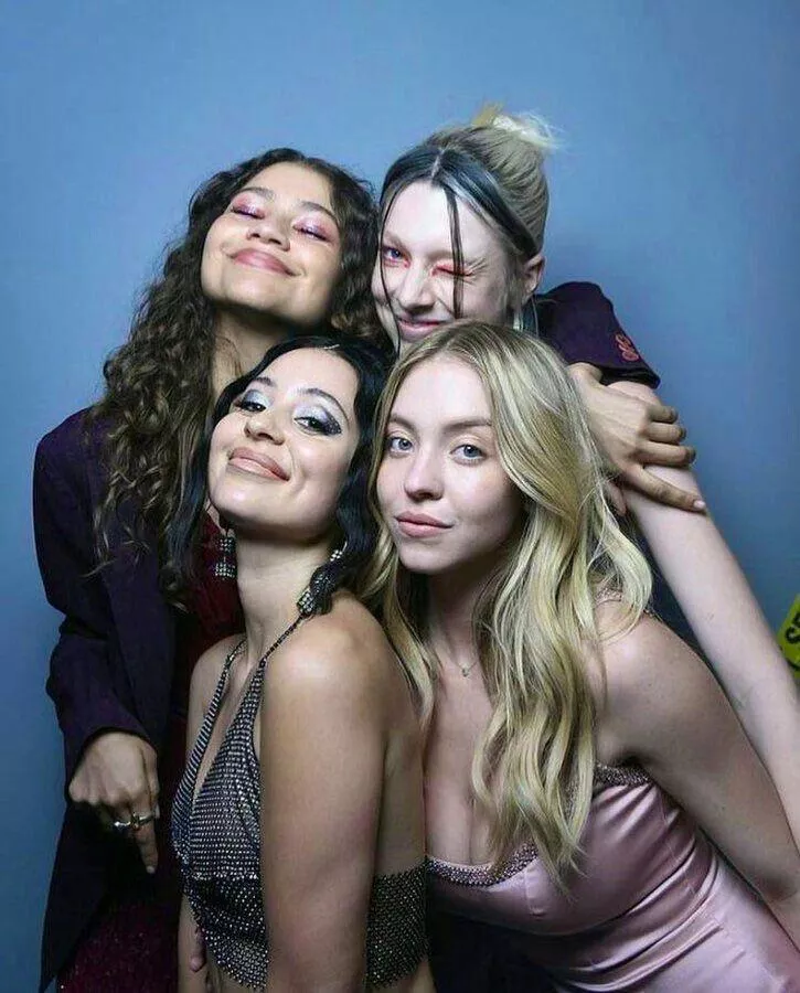 just made a Euphoria tele for the cast’s content,tributes, and fakes so you gotta be open minded to join look in the comments