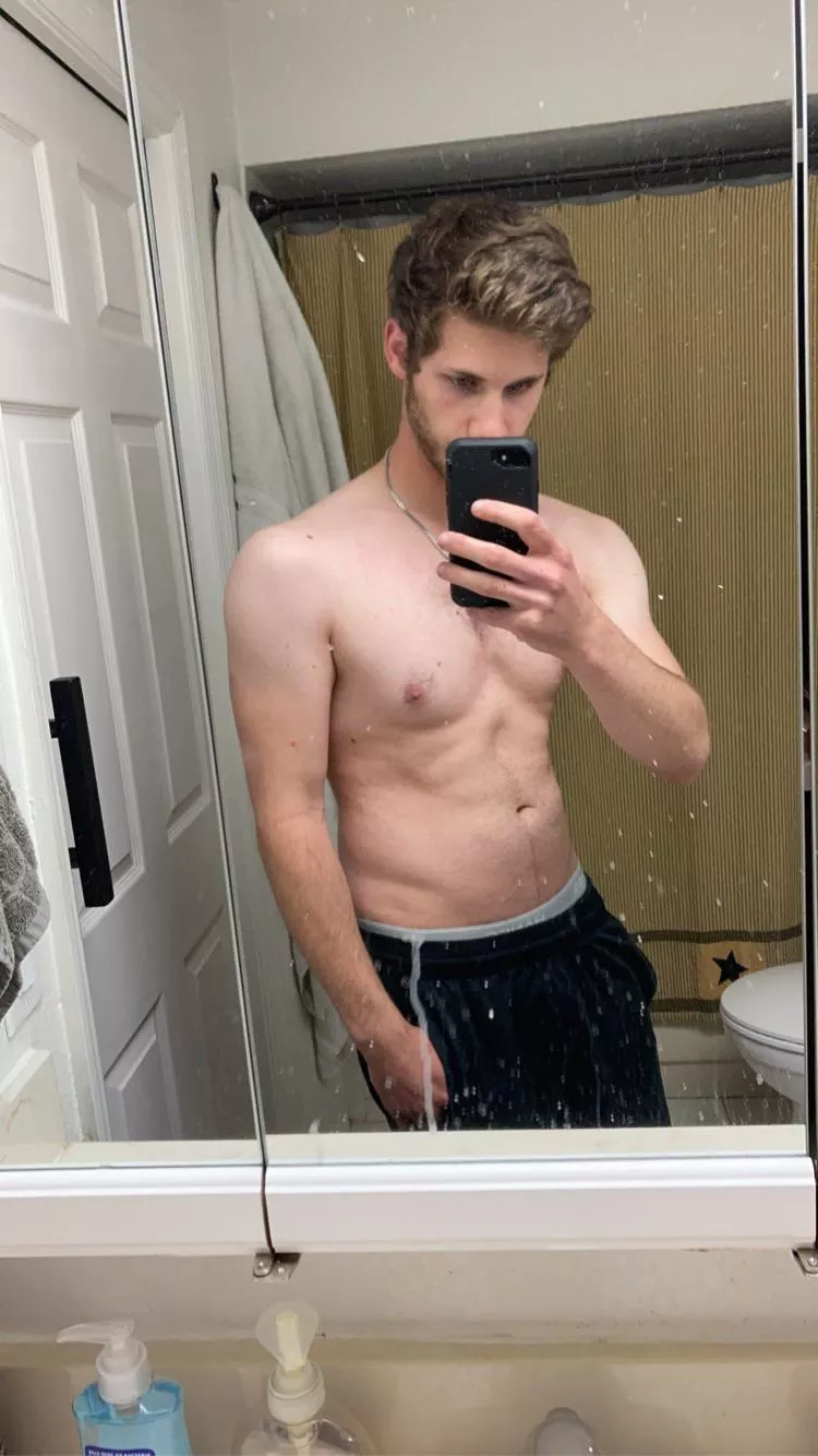 Just started lifting again so a happy flex :) Just started lifting again so a happy flex :)