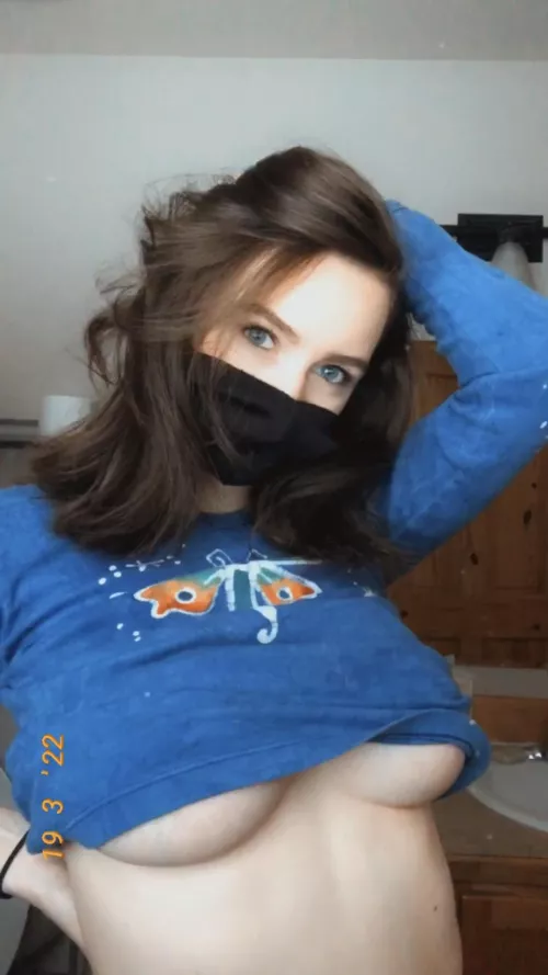 Just started my onlyfans today. First 10 subs get a free trial π₯°