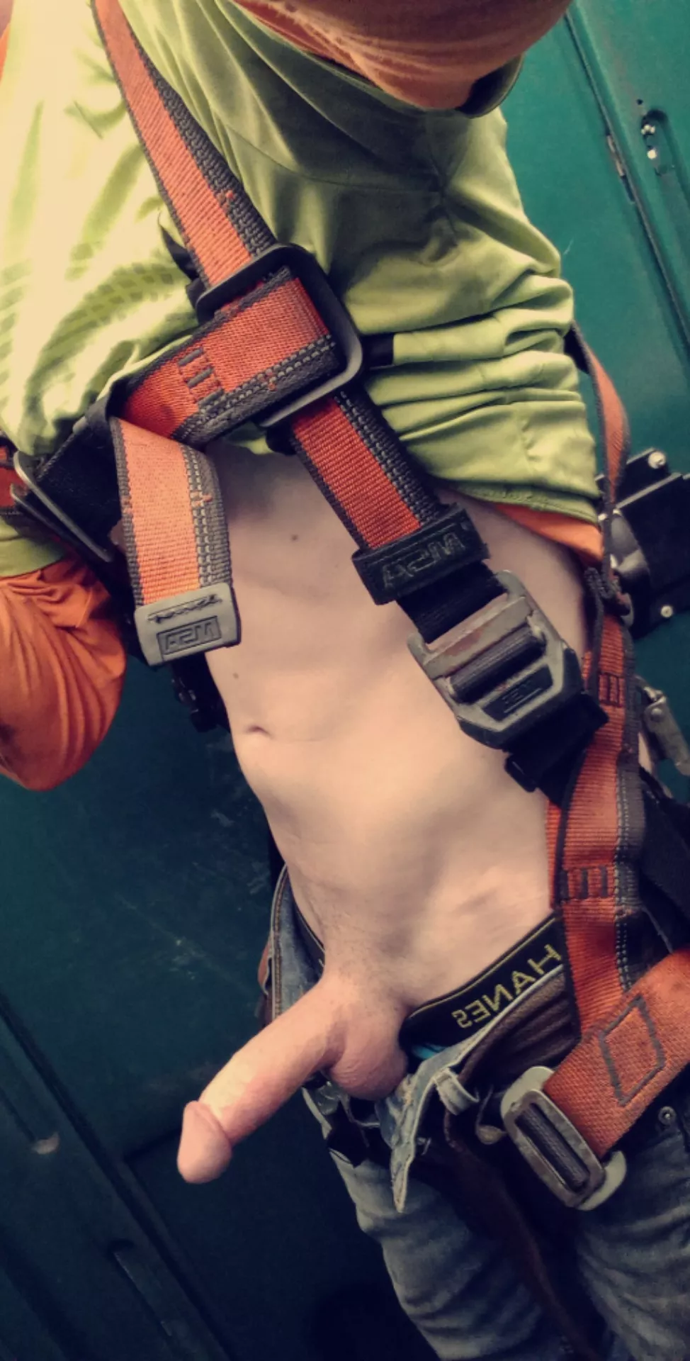 Just your average twink construction coworker 😉