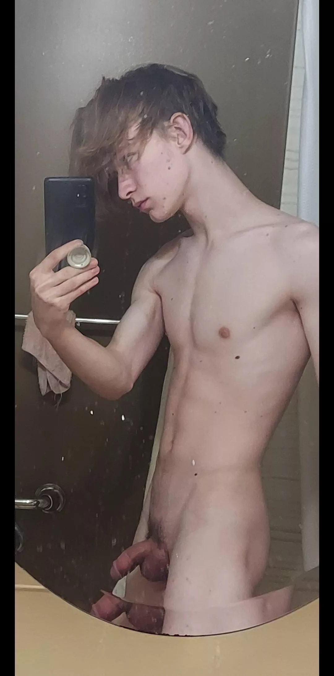 just your average twink serving you guys in new again😊